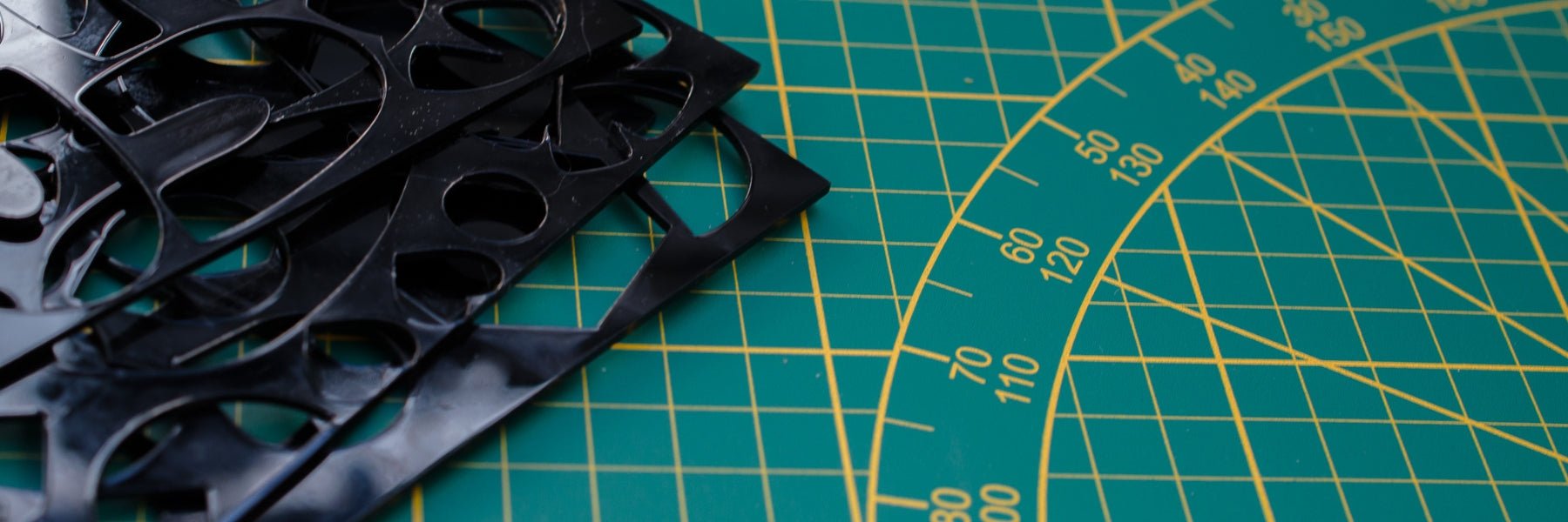 Zijn Acryl Oorbellen Veilig? Alles Over Productie & Onderhoud - Keelin Design