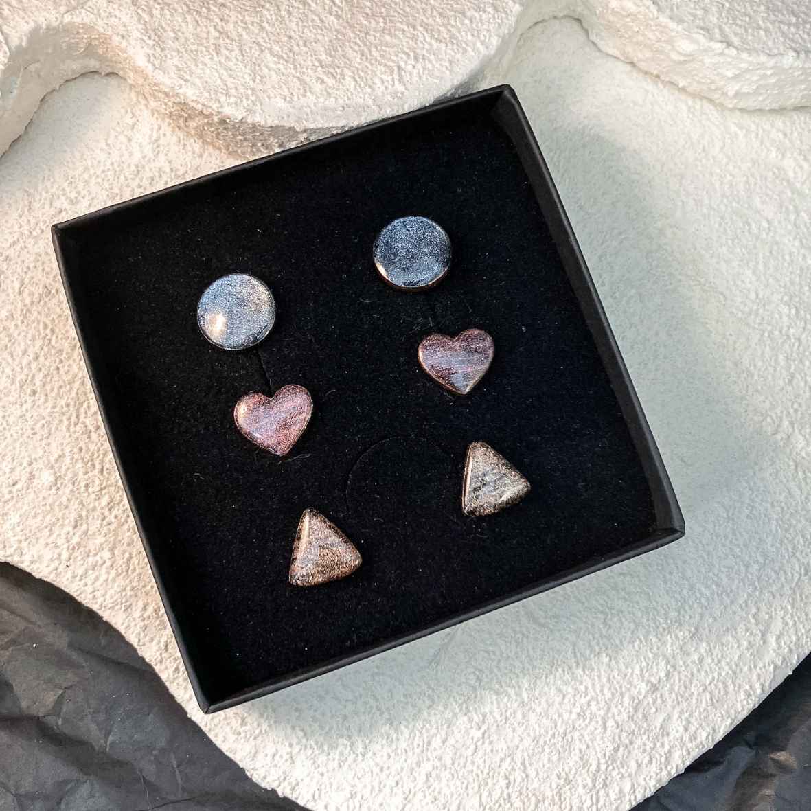 Keelin Design, Handgemaakte Oorbellen · Juline · MINI Oorstekers Set · 3 Paar · Neutrals (in doosje)