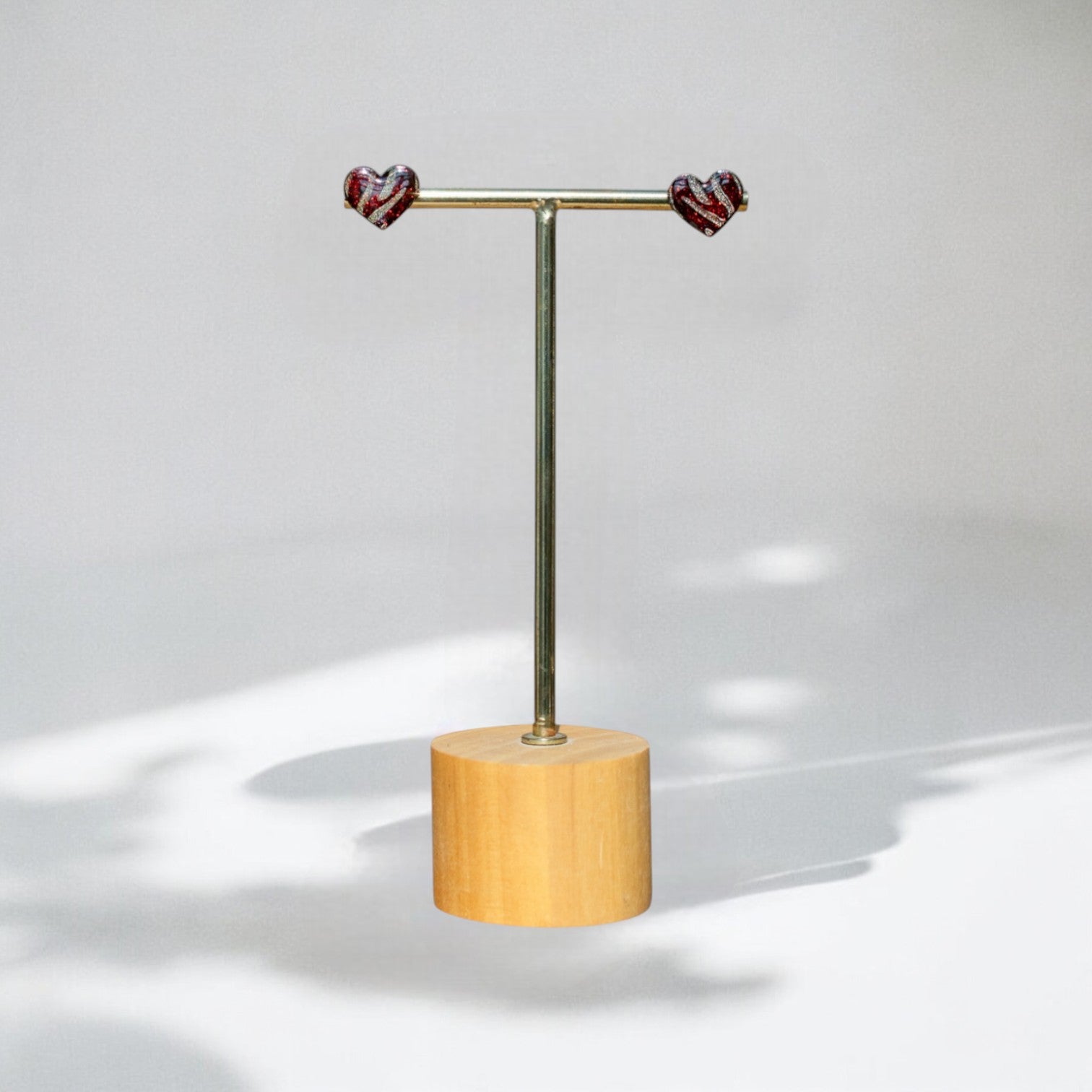 Keelin Design, Handmade Jewelry - Lia Hartjes Oorstekers - MINI Rood