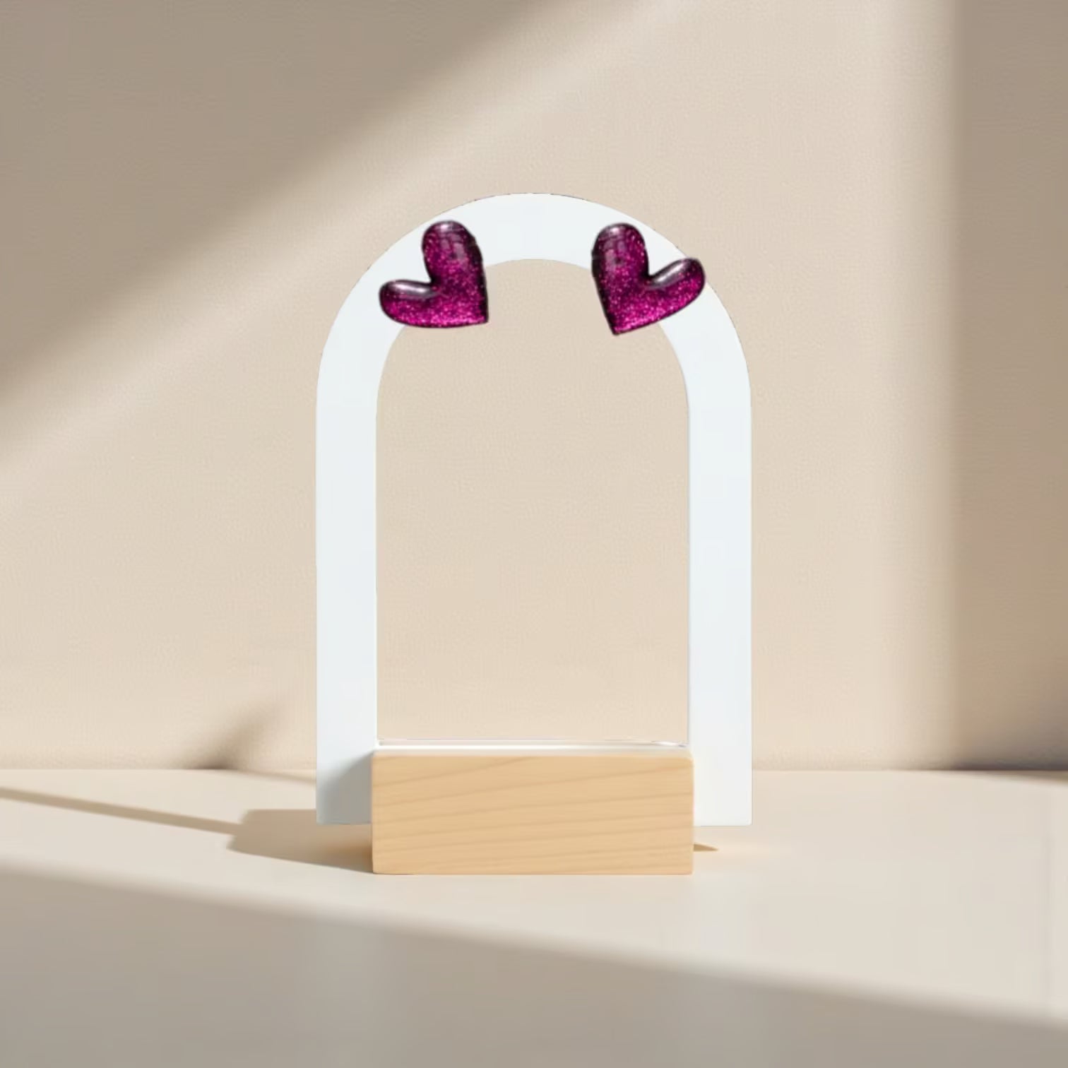 Keelin Design, Handmade Jewelry - Lilou - Hartjes Oorstekers - Mini Magenta