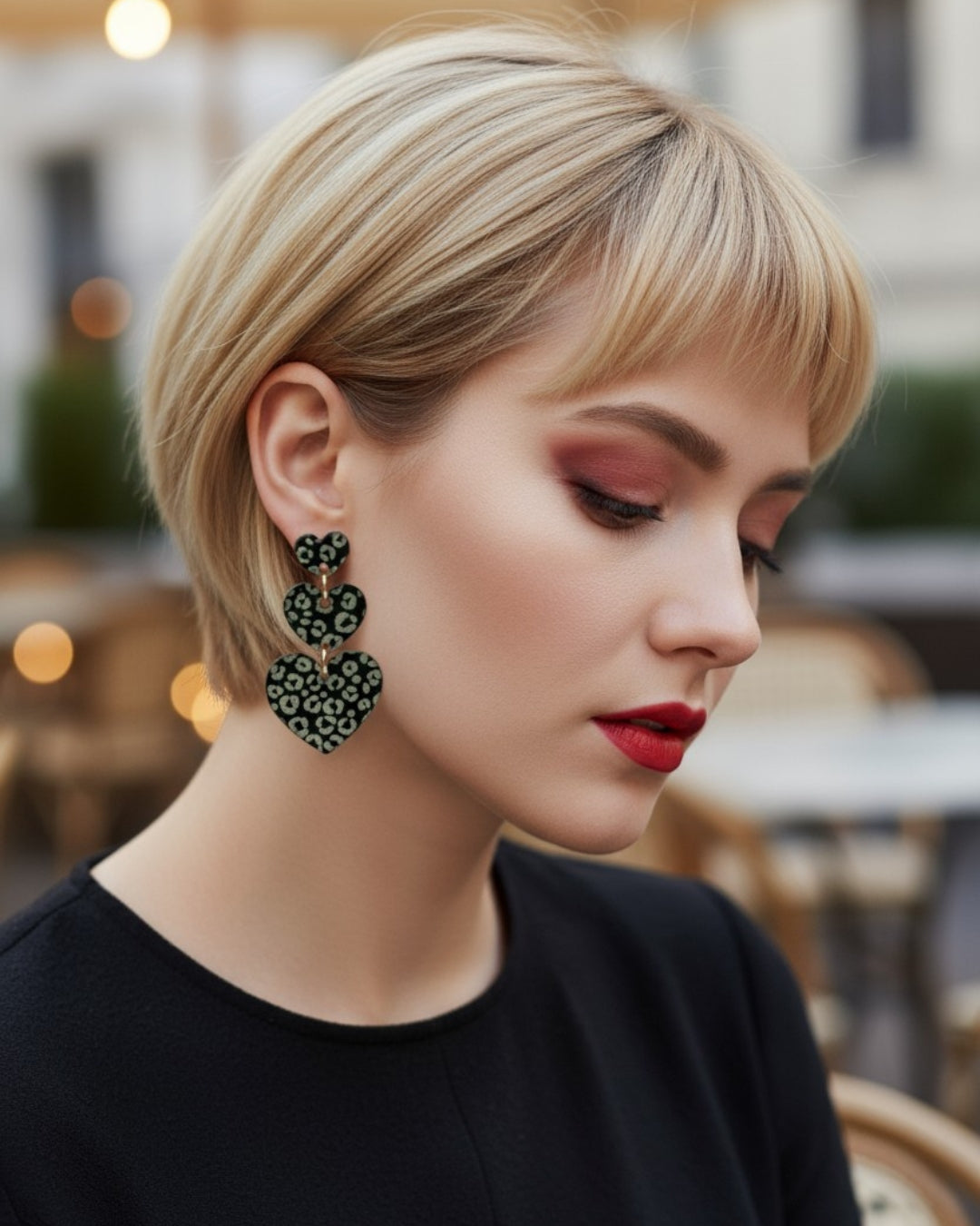 Handgemaakte statement leopard acryl oorbellen uit mijn atelier in Anzegem