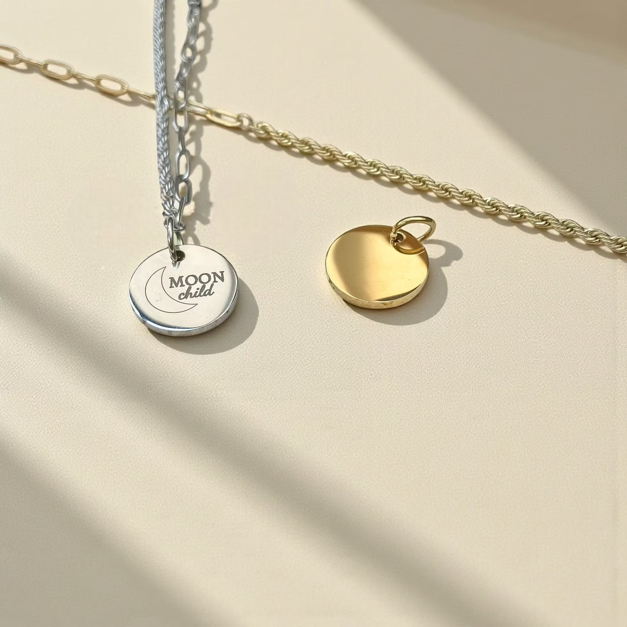 Gepersonaliseerde Armband met Ronde Hanger - Keelin Design