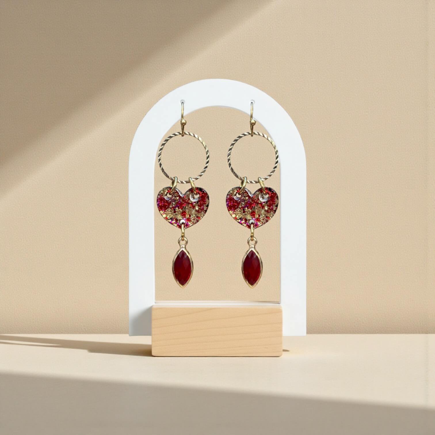 Isabelle · Statement Hartjes Oorbellen · Glashanger - Keelin Design