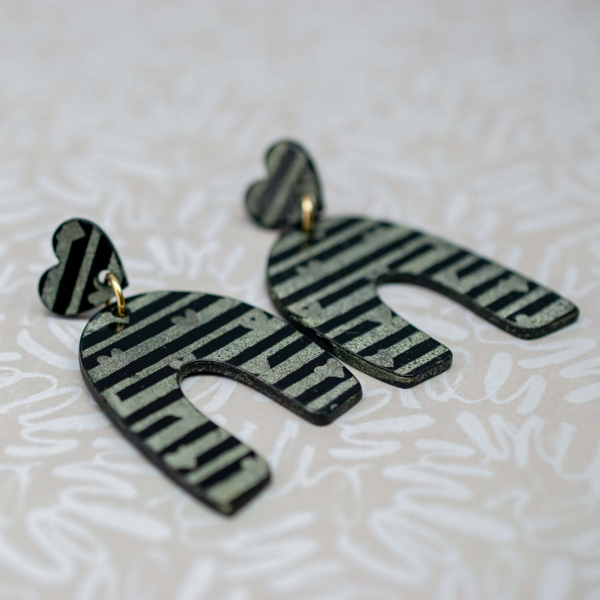 Stripes Love Statement - Love Stories Goud - Keelin Design