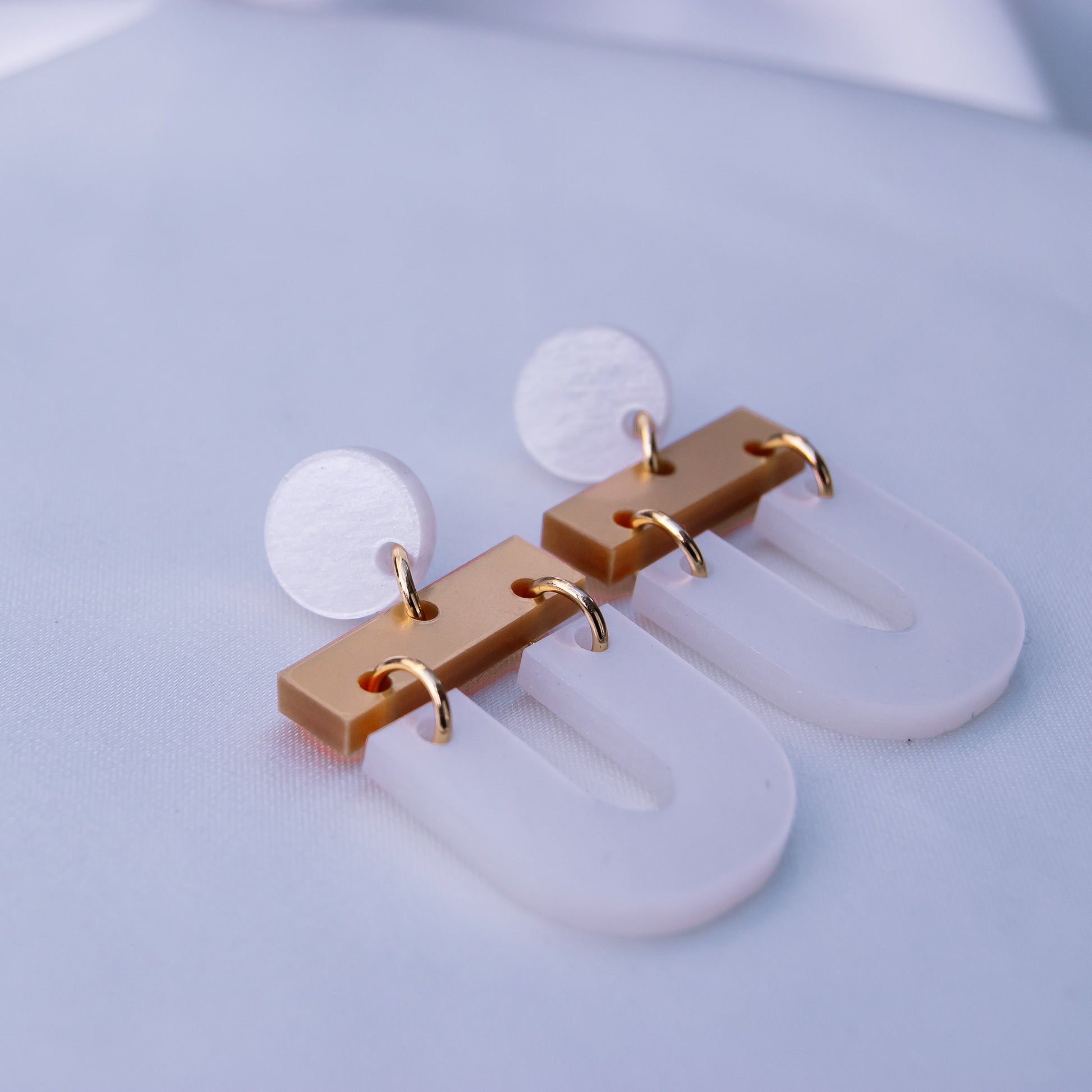 Zohra - Duurzame trendy oorbellen in een trendy ontwerp, gemaakt uit gerecycleerd acryl - Oorbellen - Keelin Design