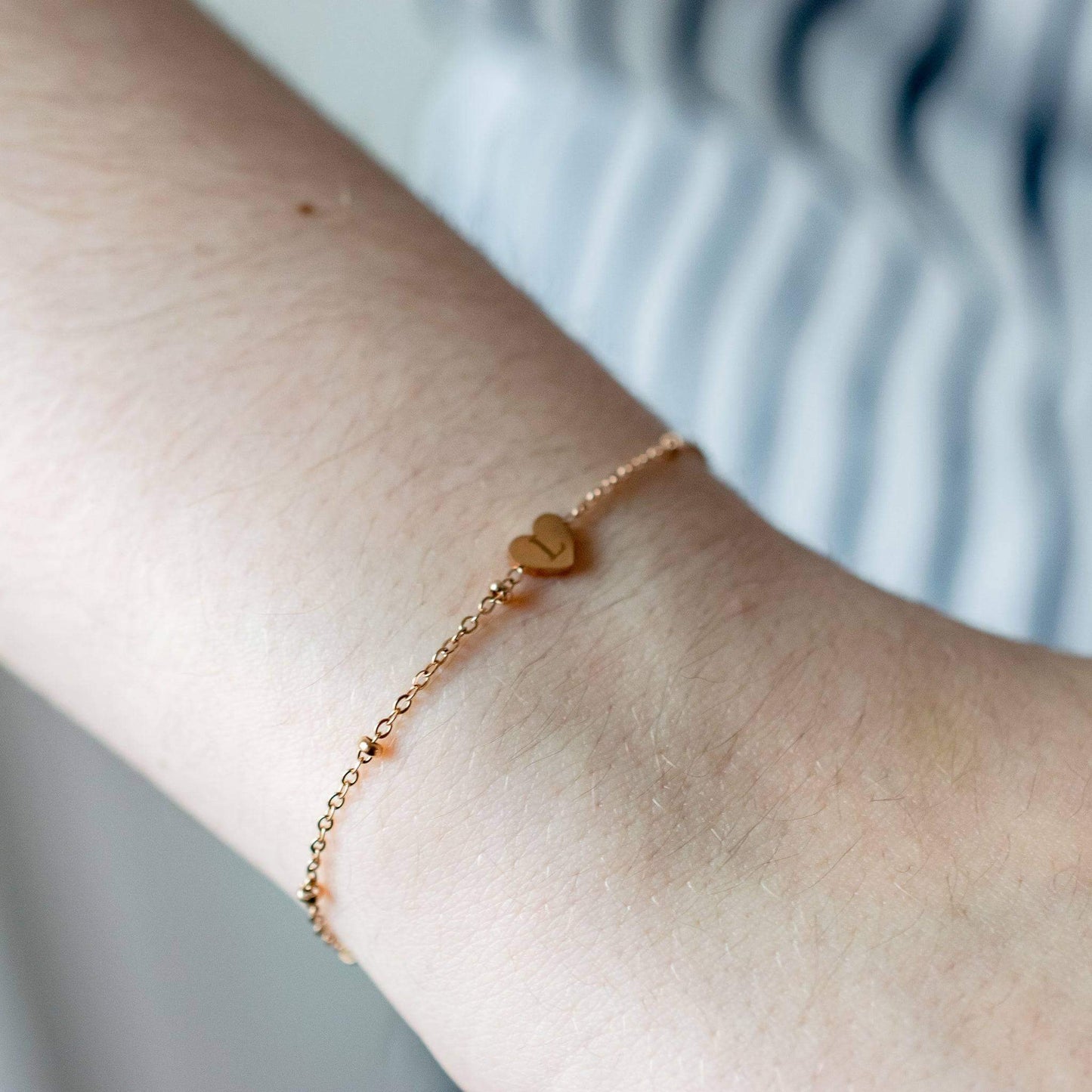 Keelin Design, Handmade Jewelry - Gepersonaliseerd juweel - Fijne armband met hartje - Gegraveerde armband - Initiaal armband