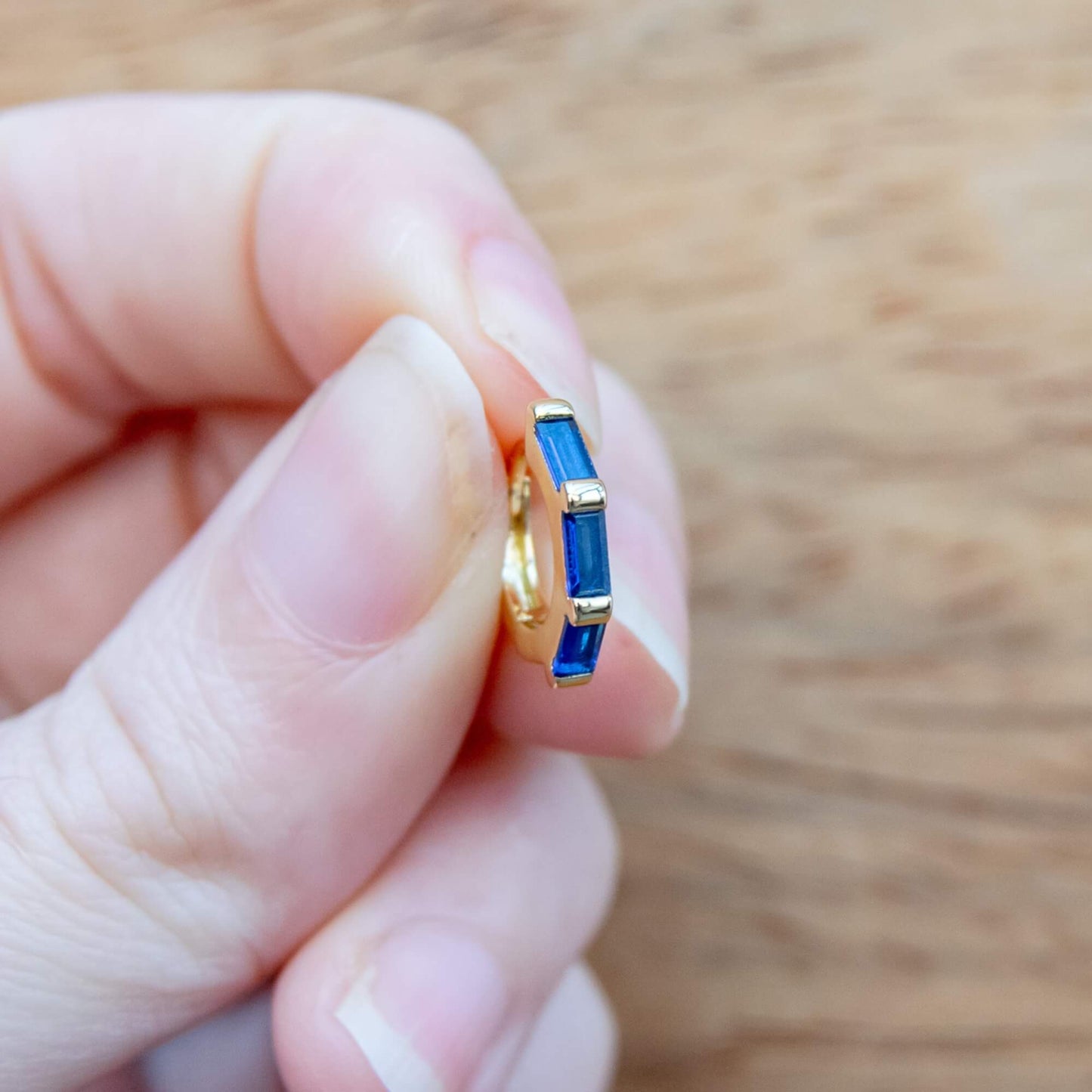 18K Gold Filled hoop oorbellen met gekleurde stenen - Oorbellen - Keelin Design
