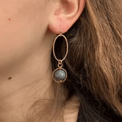 Lena - Fijne geometrische oorbellen met Labradoriet - Oorbellen - Keelin Design