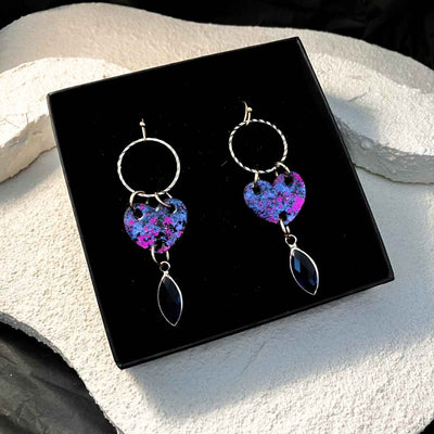 Keelin Design, Handgemaakte Oorbellen · Isabelle · Statement Hartjes Oorbellen bpz · Glashanger (in doosje)