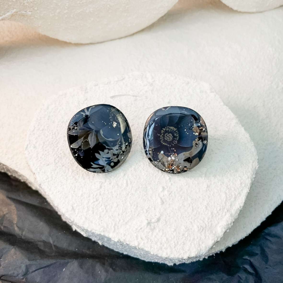 Keelin Design, Handgemaakte Oorbellen · Ivy · Statement Oorstekers · Floral Zwart