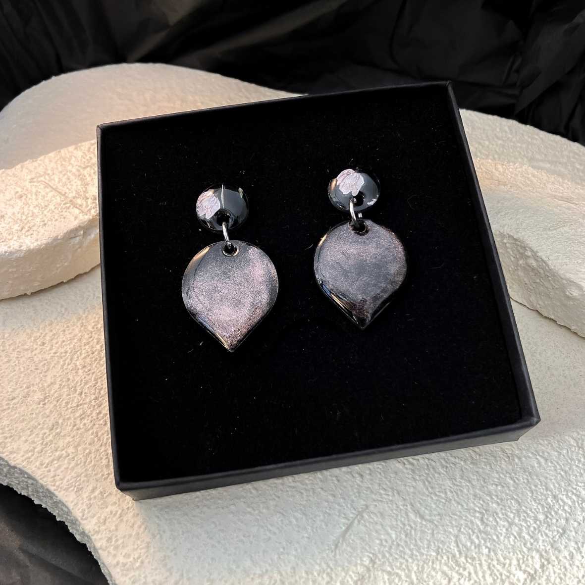 Keelin Design, Handgemaakte Oorbellen · Roxy · Omgekeerde Druppel Oorbellen · Lente Bloesem (in doosje)