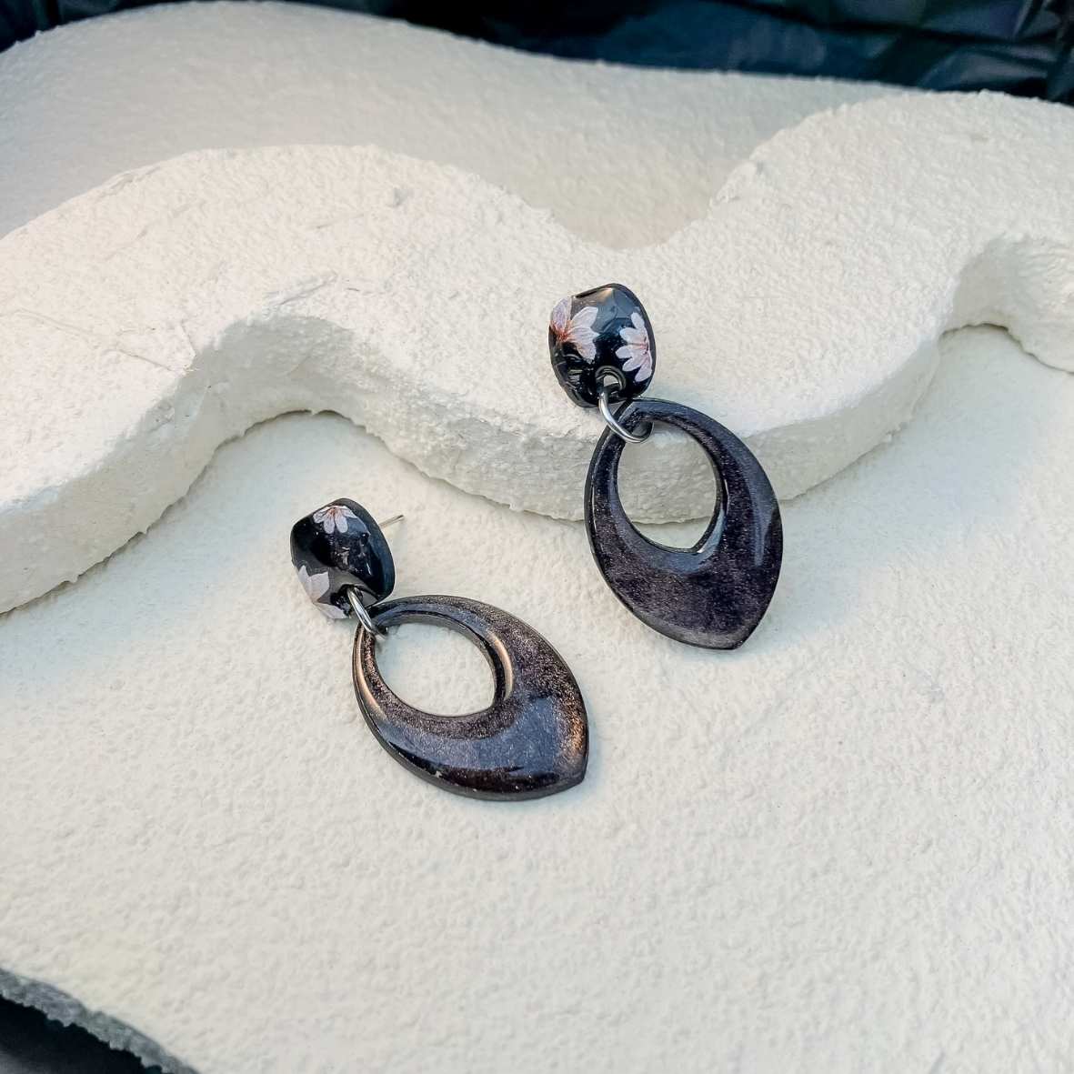 Keelin Design, Handgemaakte Oorbellen · Trix · Marquise Vorm Midi Oorbellen · Lente Bloesem