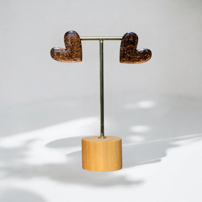Keelin Design, Handmade Jewelry - Liene Statement Hartjes Oorstekers - Midi (Dirty Roest)
