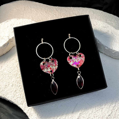 Keelin Design, Handgemaakte Oorbellen · Isabelle · Statement Hartjes Oorbellen gpr · Glashanger (in doosje)