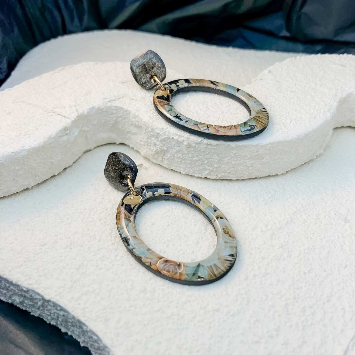 Keelin Design, Handgemaakte Oorbellen · Ramona · Ovalen Statement Oorbellen · Gouden Ochtendbloesem