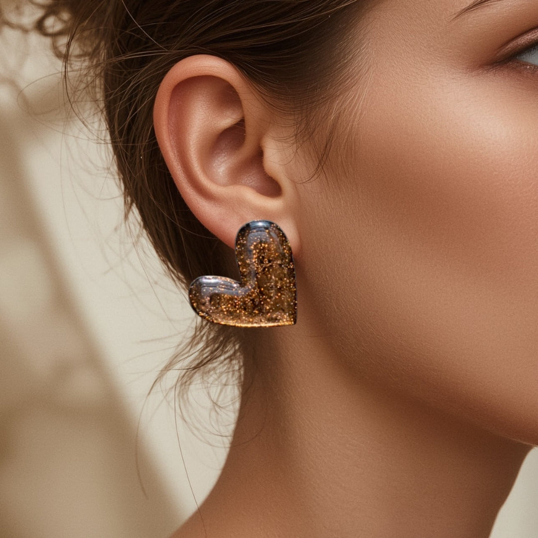 Keelin Design, Handmade Jewelry - Liene Statement Hartjes Oorstekers - Midi (Dirty Roest)