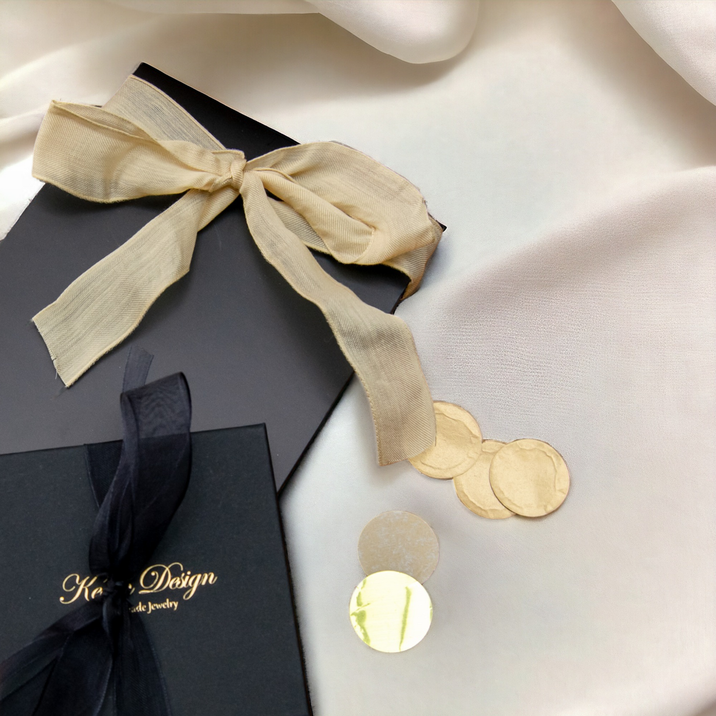 Black & Gold giftwrapping