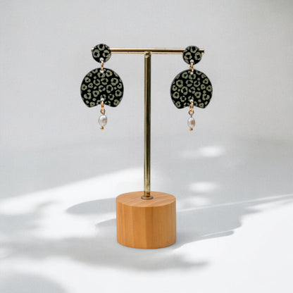 Aria - LEOPARD Statement met Zoetwaterparel Goud - Keelin Design