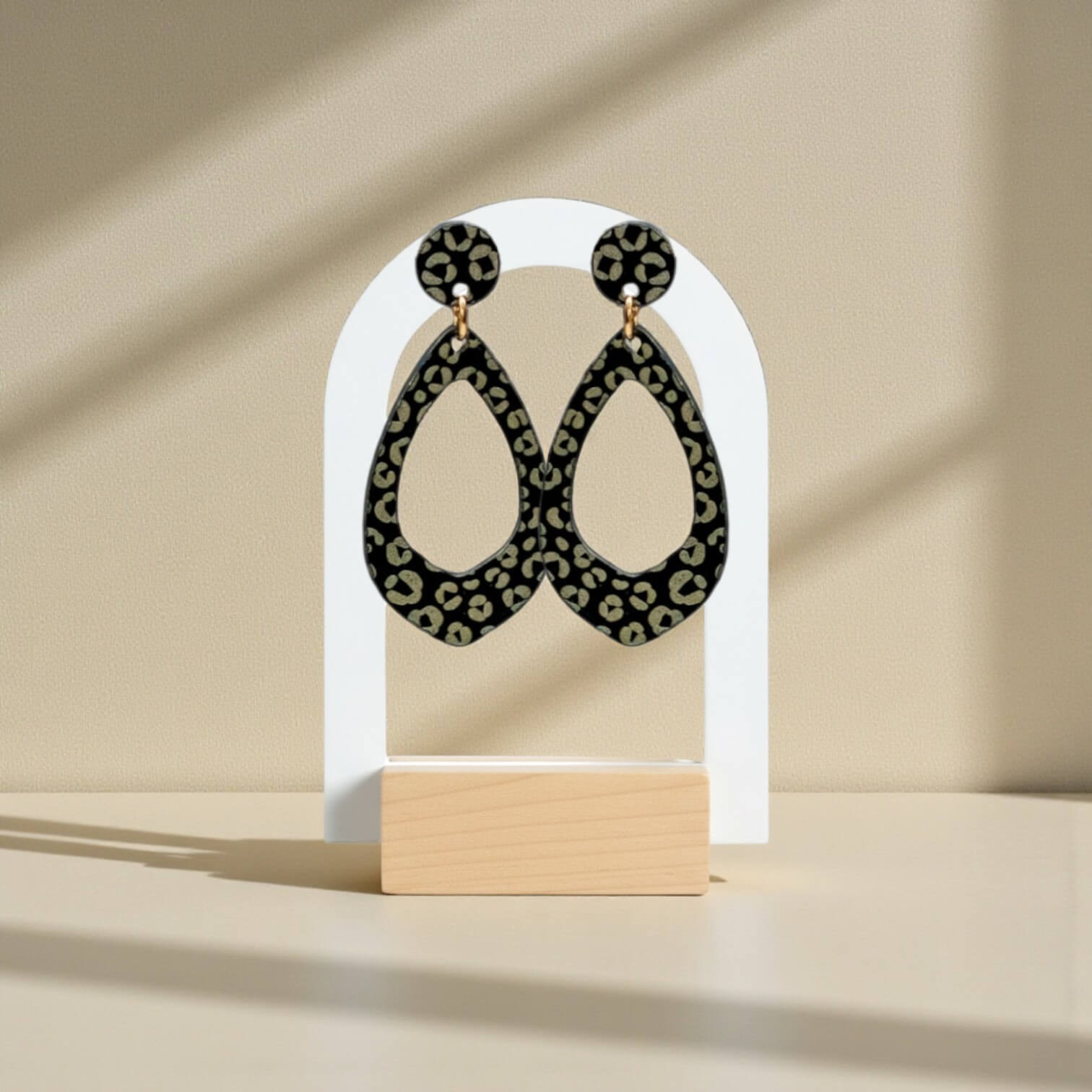 Zara · Statement Druppel Oorbellen · Luipaard Gravure - Keelin Design